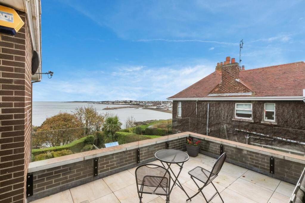 Skippingstone Beach Loft With Amazing Sea Views Bangor Eksteriør billede